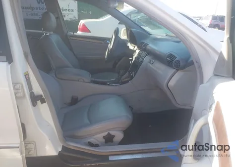 2004 Mercedes-Benz C 240 4Matic z USA, uszkodzony, nr VIN WDBRF81JX4F517514